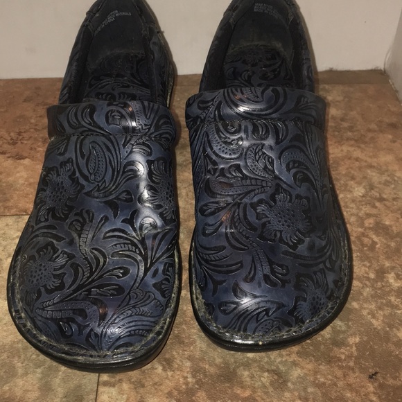 B.O.C Blue and Black print clogs sz 8m - Picture 5 of 9